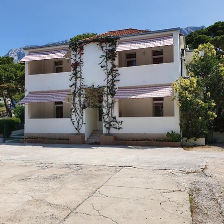Studio Apartments Marija With Private Parking Makarska Exterior photo