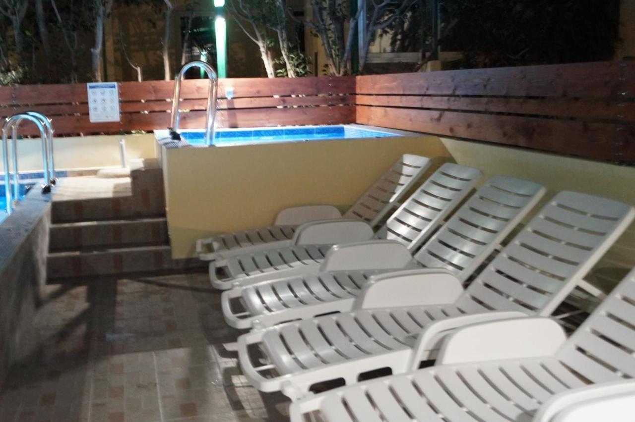 Studio Apartments Marija With Private Parking Makarska Exterior photo