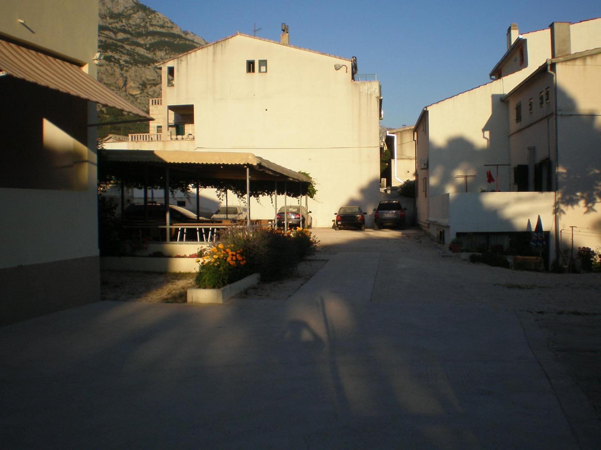 Studio Apartments Marija With Private Parking Makarska Exterior photo