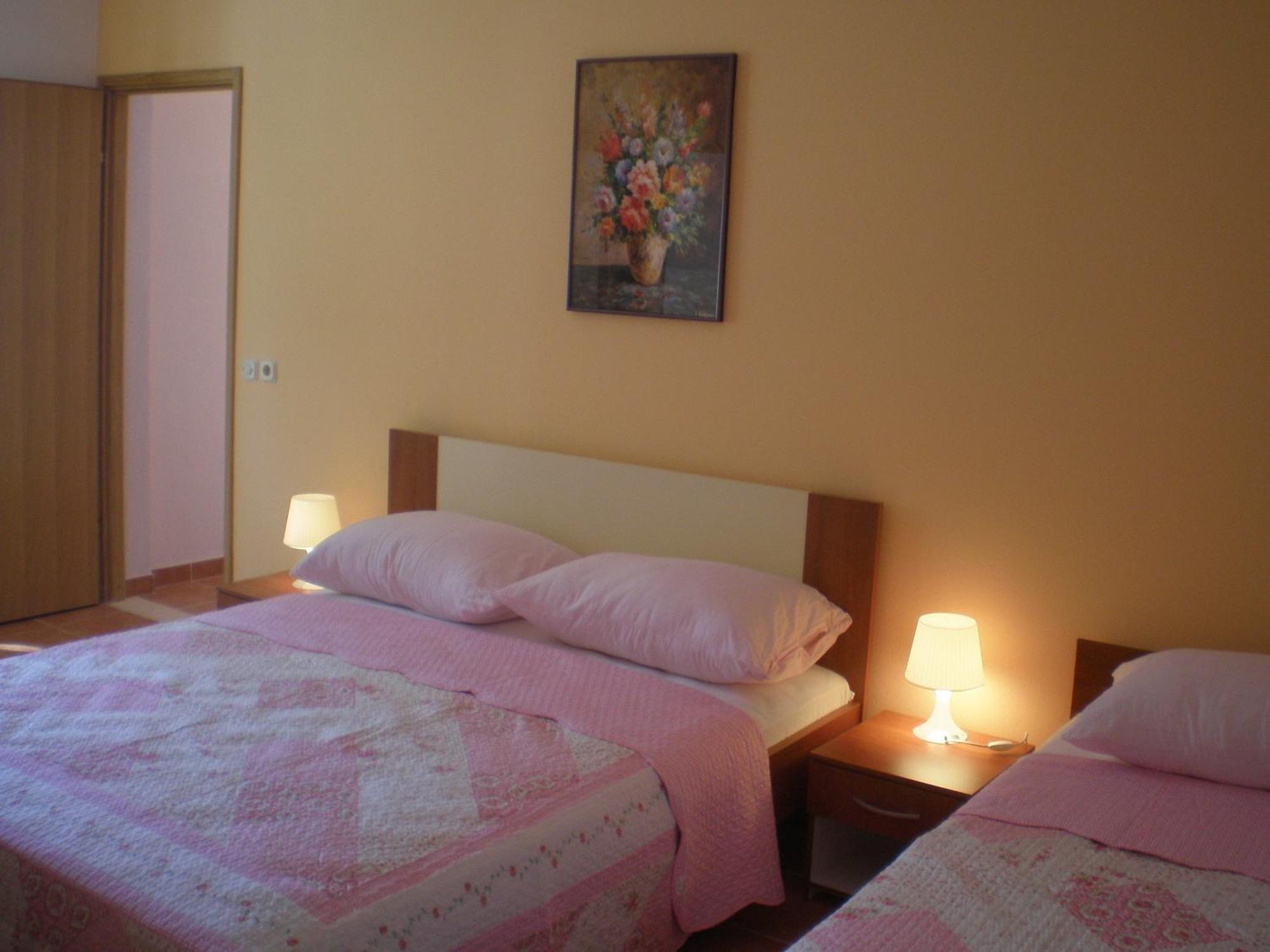 Studio Apartments Marija With Private Parking Makarska Room photo