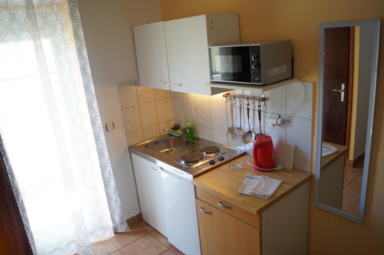 Studio Apartments Marija With Private Parking Makarska Exterior photo