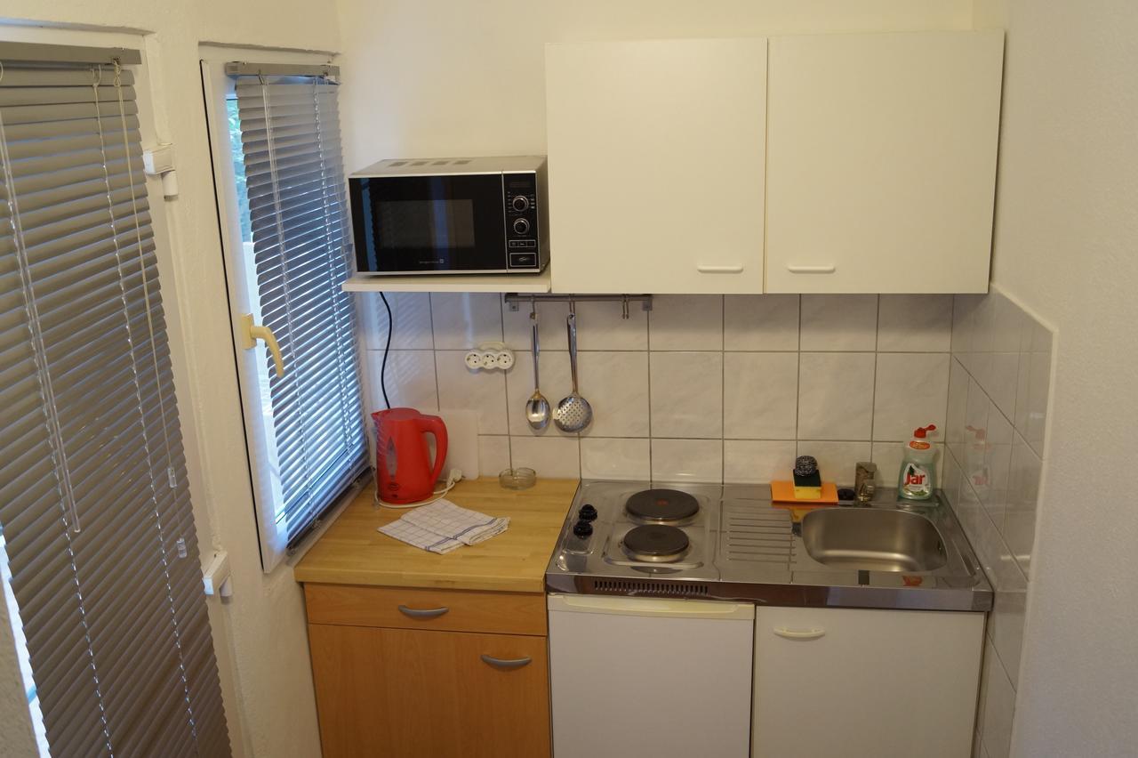 Studio Apartments Marija With Private Parking Makarska Exterior photo