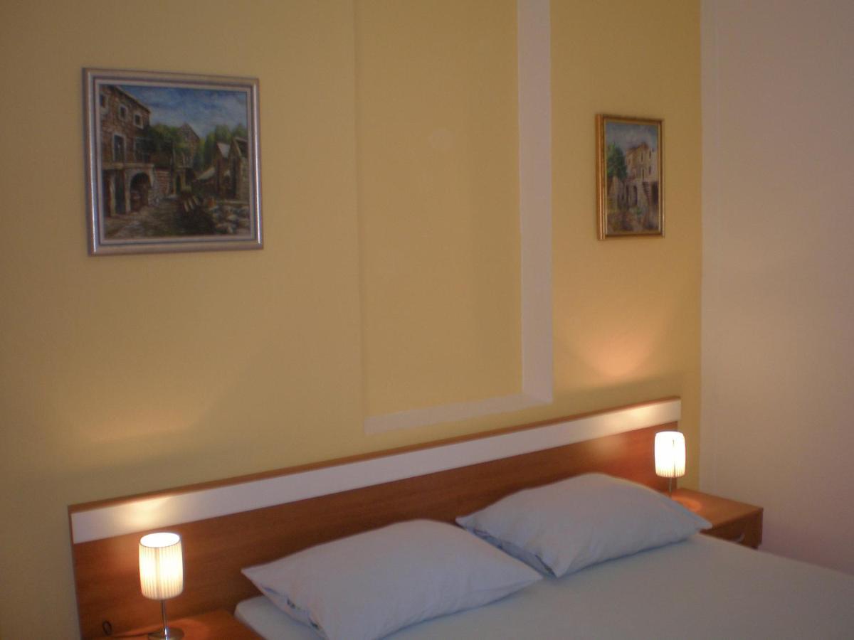 Studio Apartments Marija With Private Parking Makarska Room photo